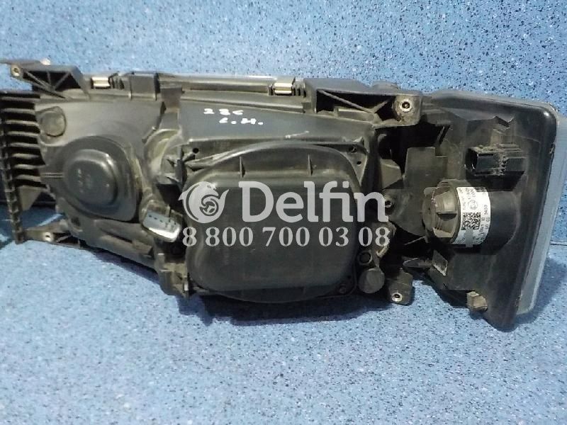 2416136 Комплект фар Scania H7