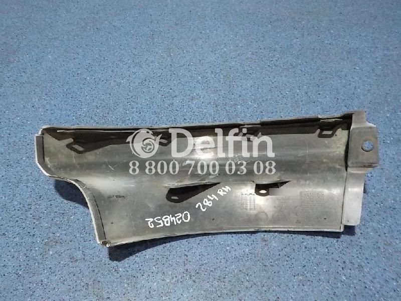 1438564 Планка над фарой правая Scania (Цвет белый)