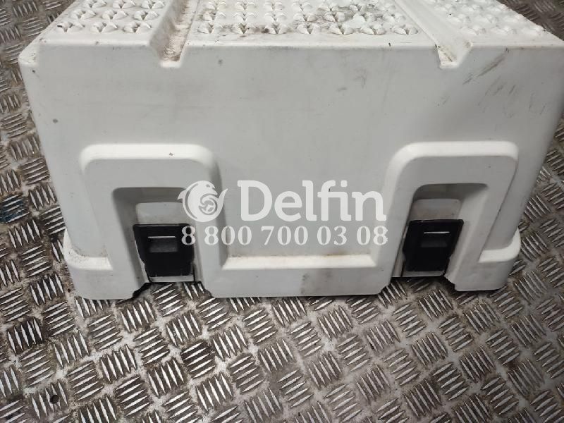 2428035 Крышка ящика АКБ Scania 6 серии (Цвет белый)