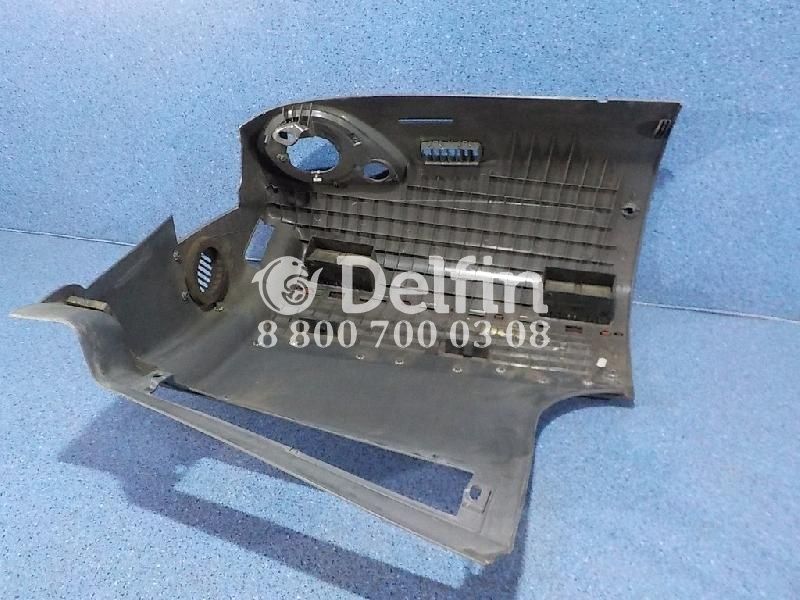 3175569 Накладка торпедо Volvo (Уценка)