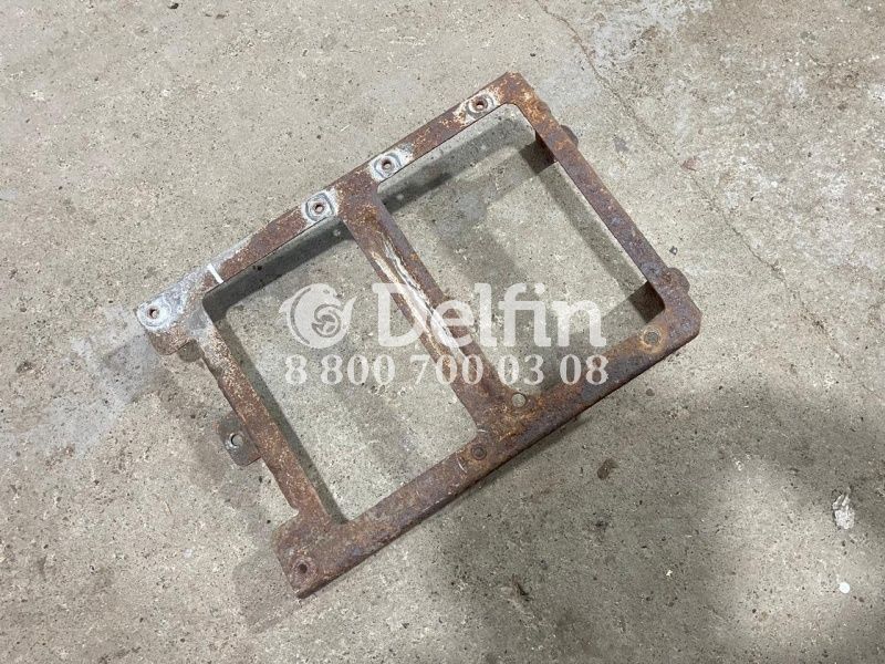 8189470 Кронштейн крыла Volvo б/у