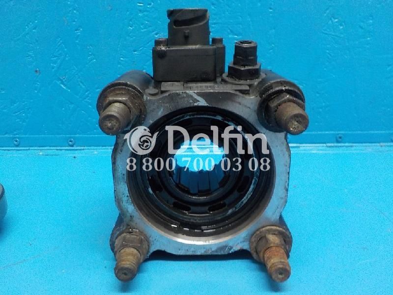 81381006771 Коробка отбора мощности MAN с валом.