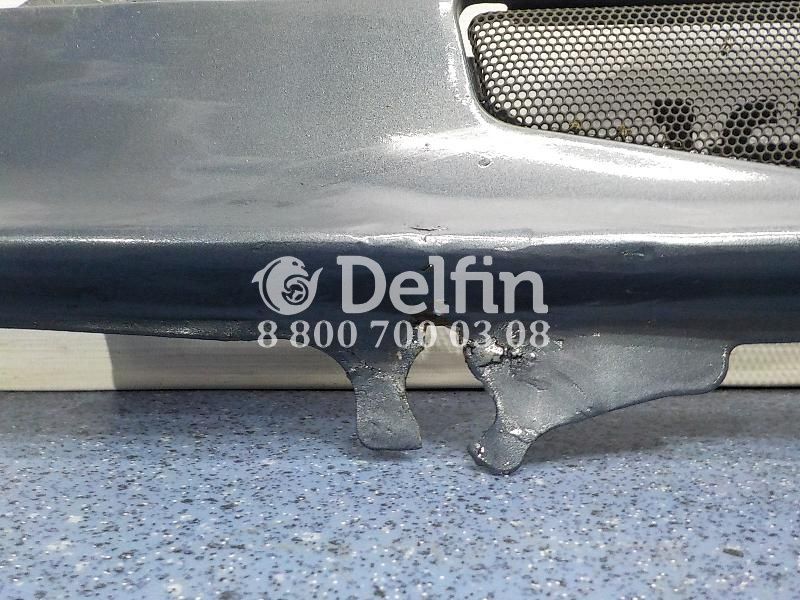 1872160 Средняя решетка радиатора Scania 5 б/у (Уценка)