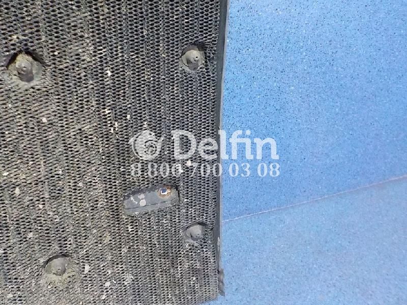 84007497 Брызговик правый RH Volvo оригинал