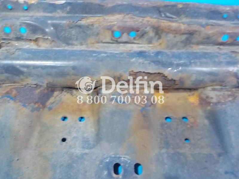 1725675 Кронштейн крыла LH Scania