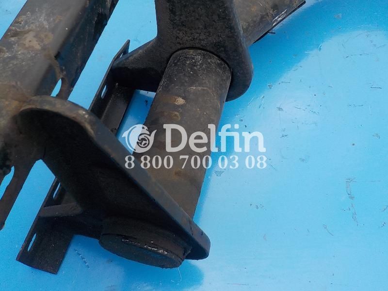 5010496742 Кронштейн подножки RH Renault