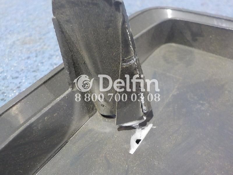 82065223 Решетка динамика Volvo (Уценка)