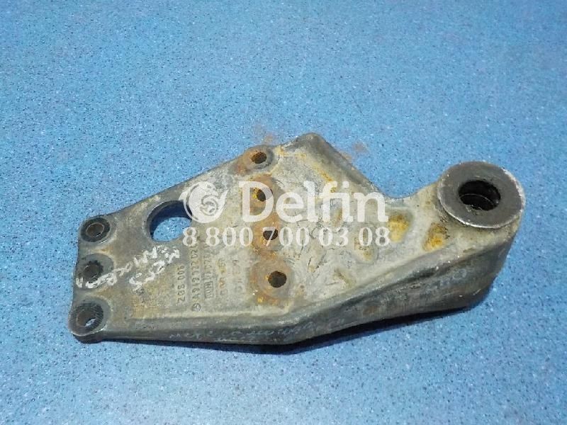 A9493220203 Кронштейн передней рессоры (задний правый) Mercedes (6473)