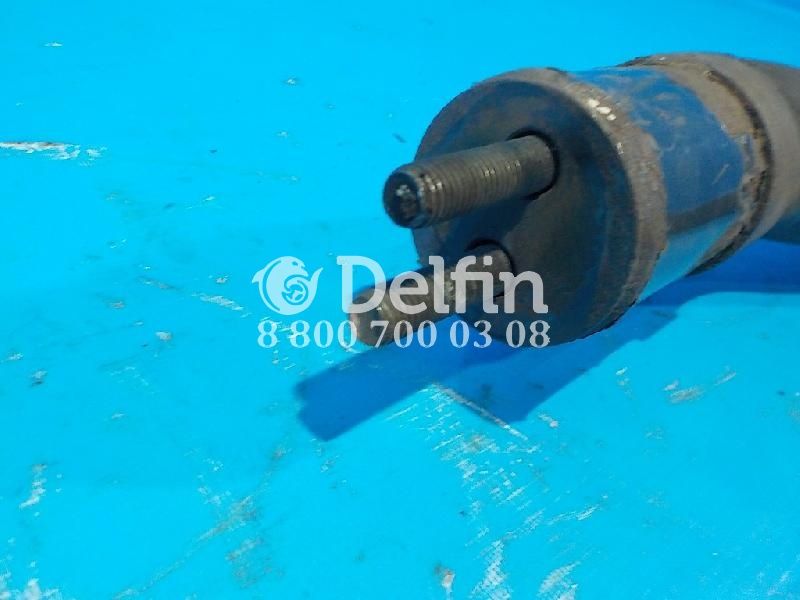 1725676 Кронштейн брызговика RH Scania