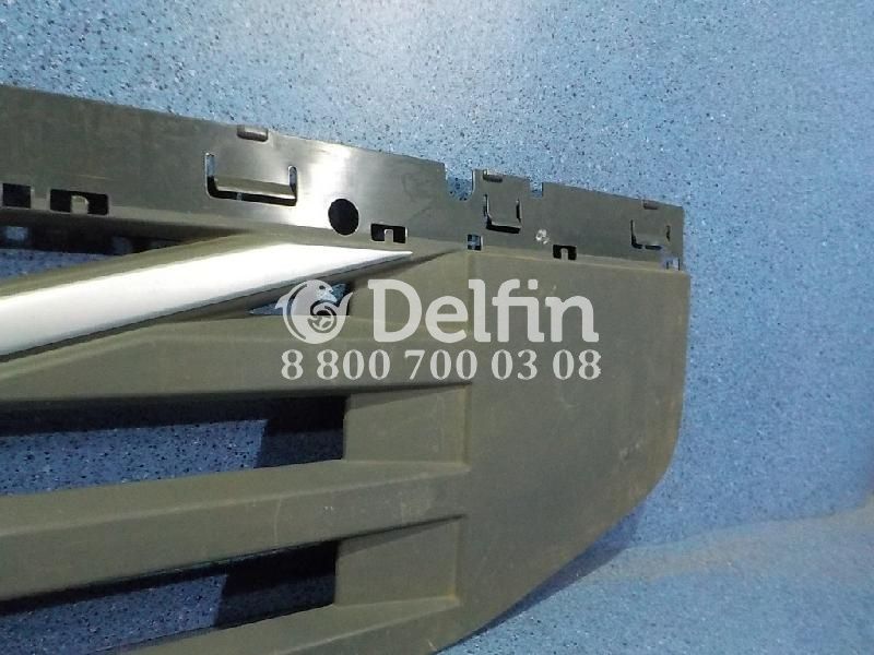 82309886 Решетка в капот Volvo
