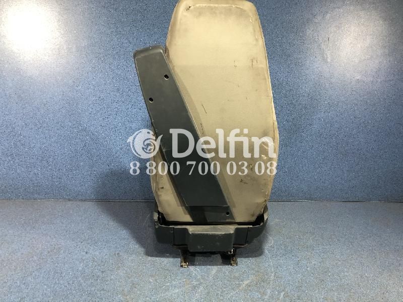 7482106042 Сиденье водительское Renault