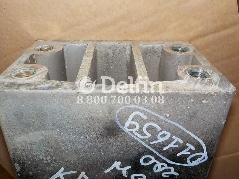 7420916768 Кронштейн осушителя Renault