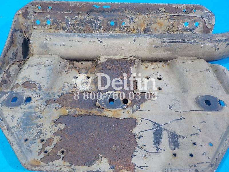 1725675 Кронштейн брызговика LH Scania (Уценка)