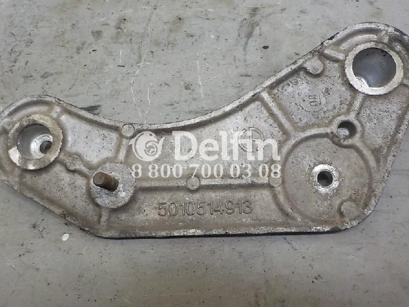 5010514913 Кронштейн масляного фильтра Renault