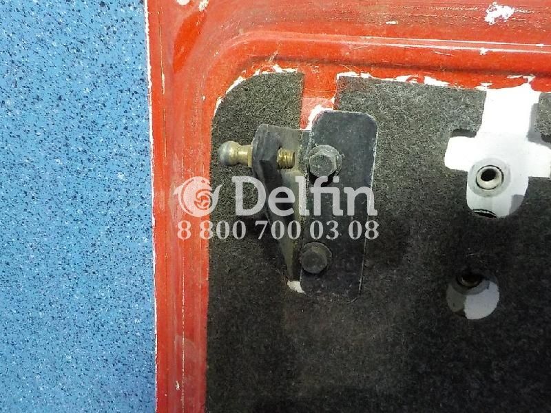 3176123 Крышка наружнего бардачка Volvo (Цвет красный)