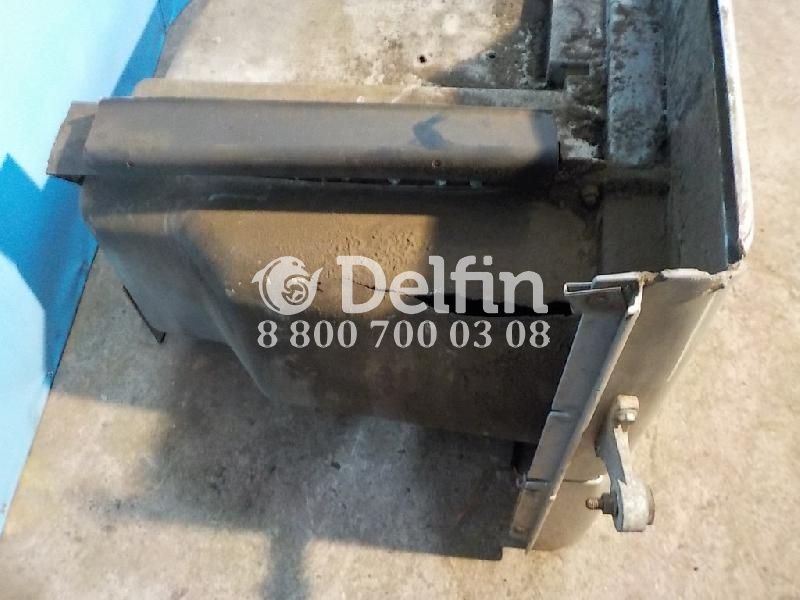 9418901790 Бардачок левый Mercedes Benz (Уценка)