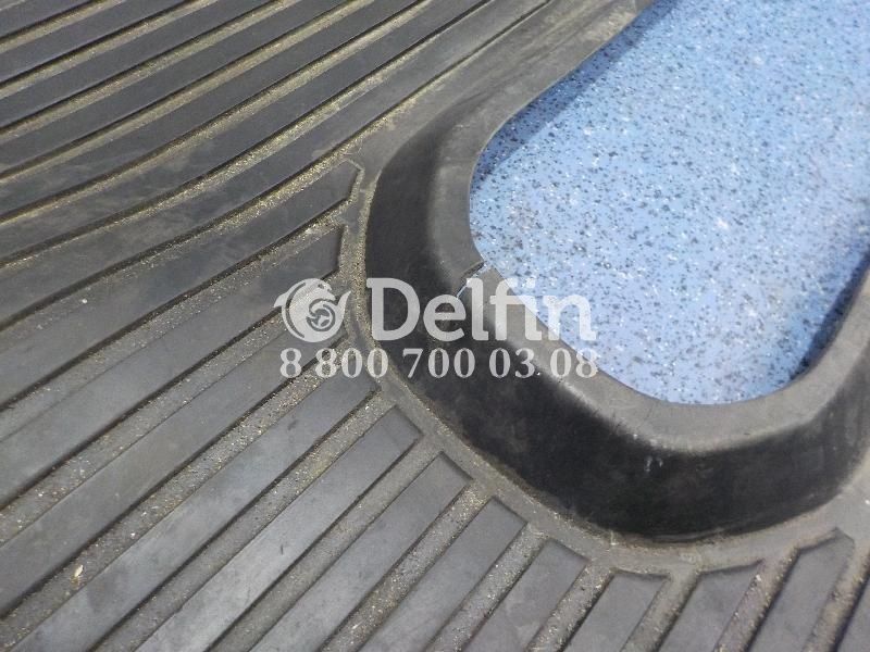 2489375 Коврик левый LH CR Scania 6 серии (уценка)