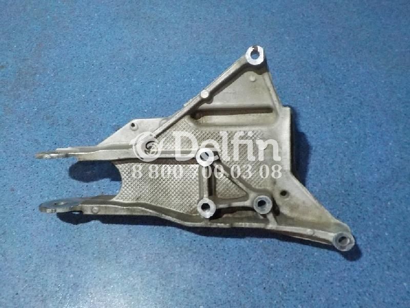 1426195 Кронштейн кабины левый Scania