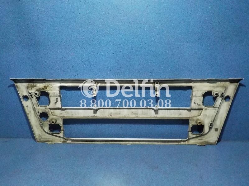 82056840 Решетка радиатора нижняя Volvo