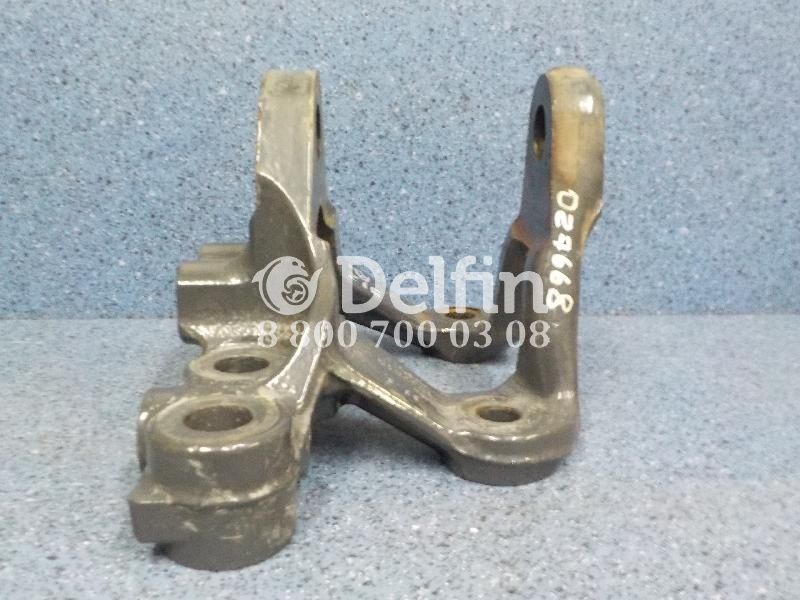 1932810 Кронштейн передней рессоры правый RH Scania