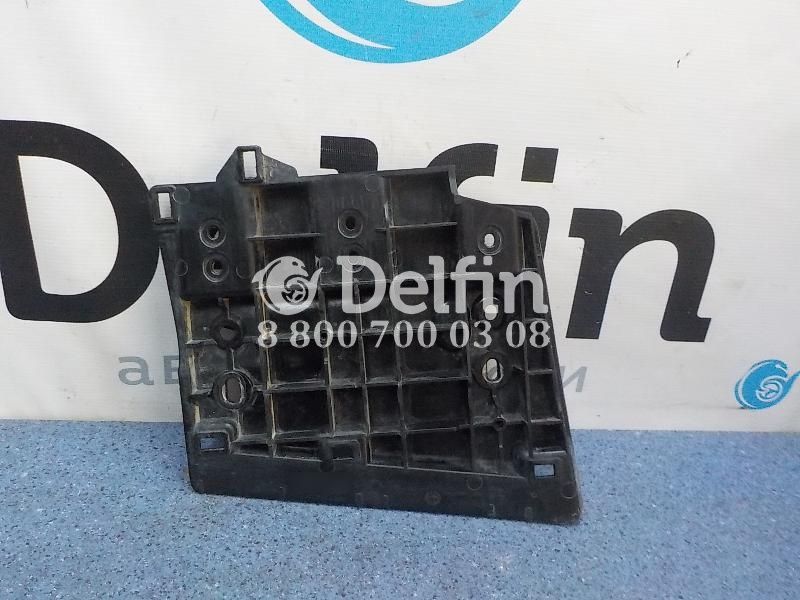 2614805 Кронштейн решетки радиатора левый Scania 6 бу