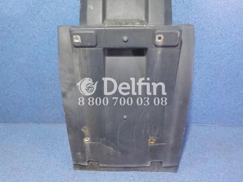 84007497 Брызговик правый RH Volvo оригинал