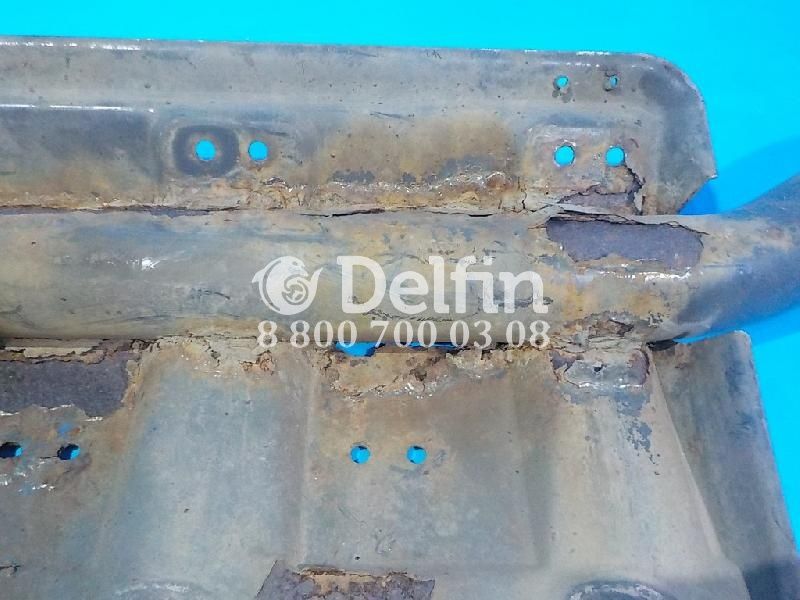 1725675 Кронштейн брызговика LH Scania (Уценка)