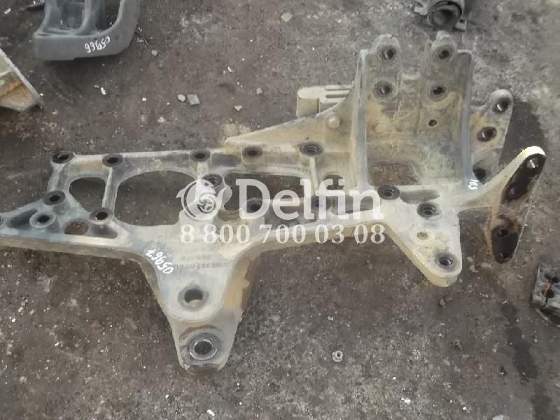 9303220501 Кронштейн рессоры RH Mercedes Benz