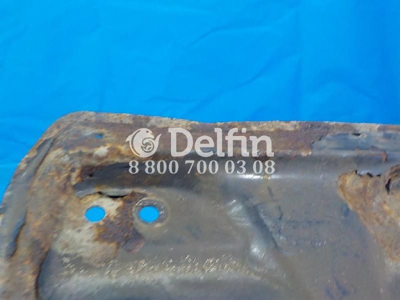 1755675 Кронштейн брызговика LH Scania