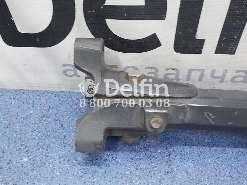 2893279 Кронштейн брызговика в сборе Scania 6 серии