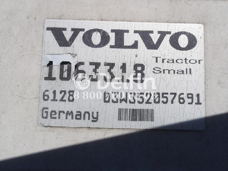 1063318 Спойлер кабины Volvo