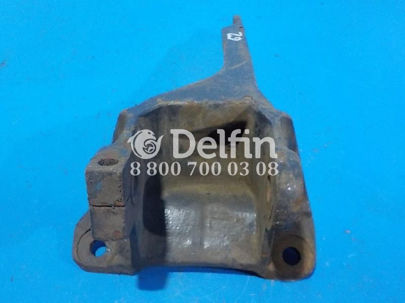 5600201600 Кронштейн крепления передней рессоры