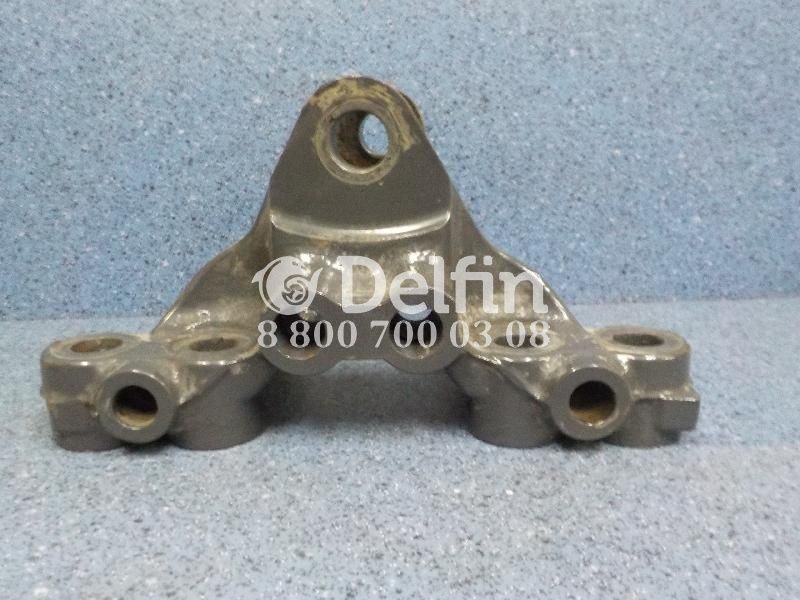 1932810 Кронштейн передней рессоры правый RH Scania