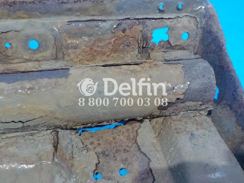 1725676 Кронштейн крыла RH Scania (Уценка)