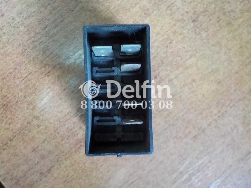 504096536 Кнопка люка Iveco