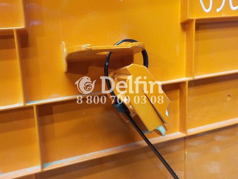 2720489 Боковой спойлер верхний правый RH Scania 6 серии (Уценка) (Цвет оранжевый)