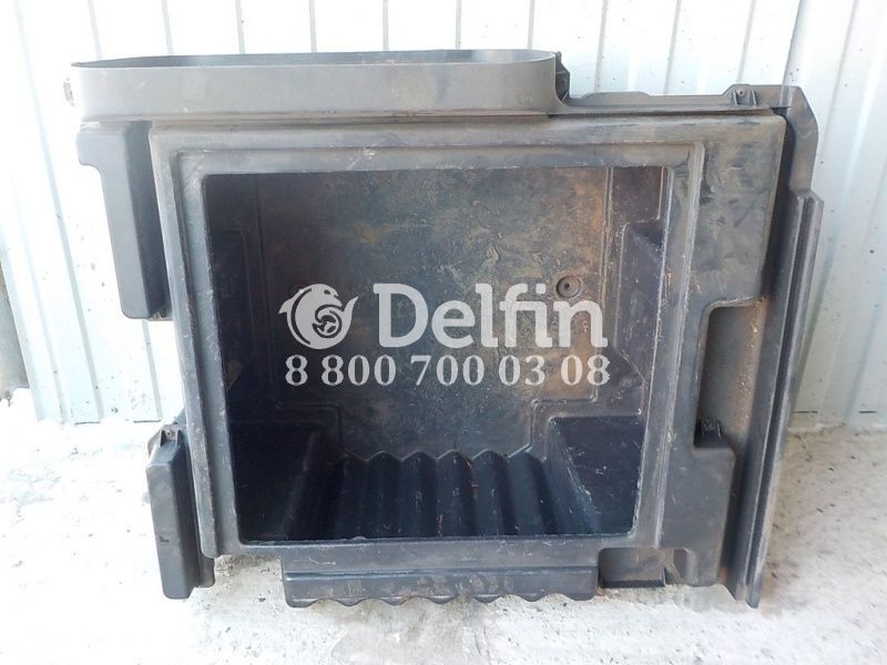 1368673 Бардачок правый DAF