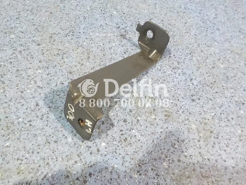 2347009 Кронштейн корпуса подножки левый Scania 6 серии