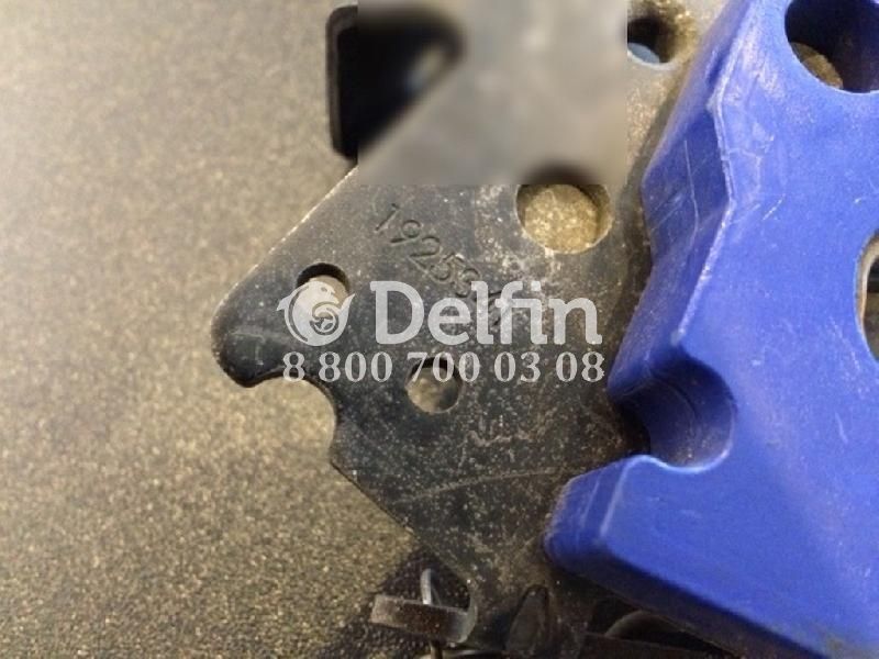 1925341 Замок капота RH Scania