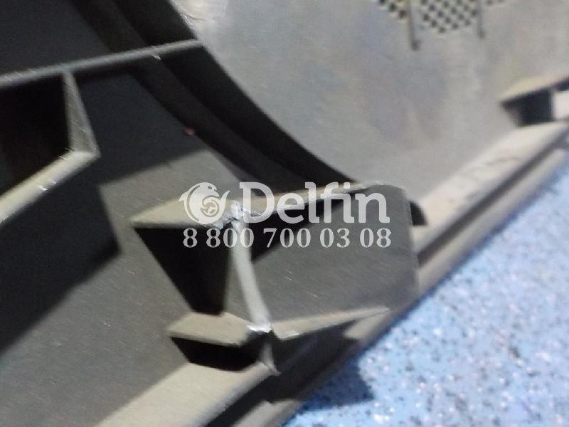 82065223 Решетка динамика Volvo (Уценка)