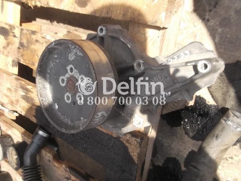 20744940 Водяной насос Renault