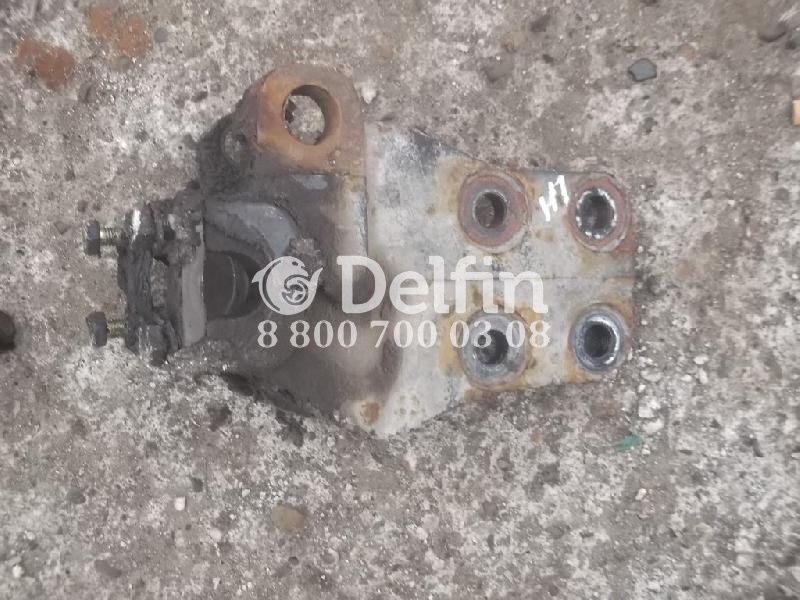 1363911 Кронштейн крепления передней рессоры RH DAF