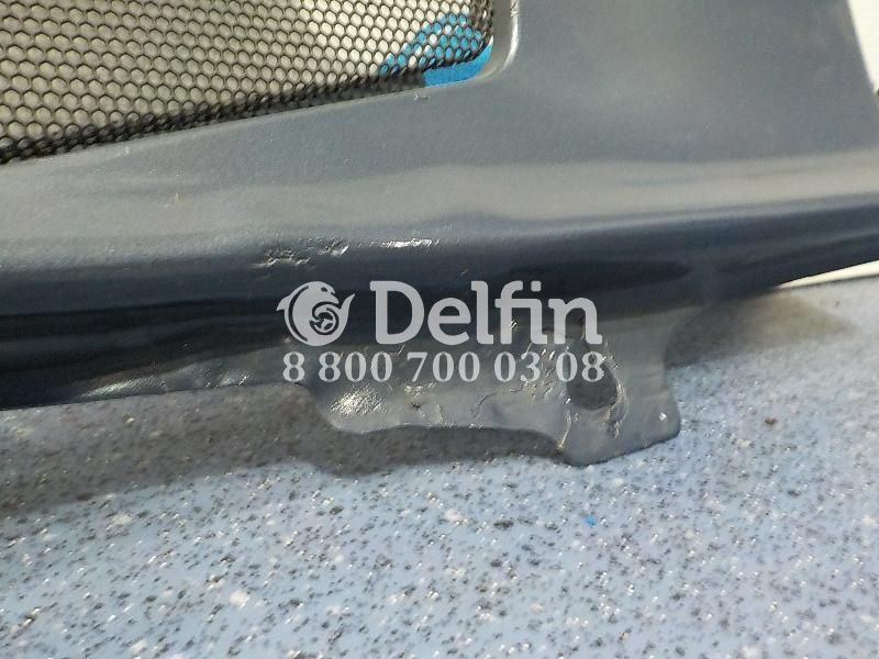 1872160 Средняя решетка радиатора Scania 5 б/у (Уценка)