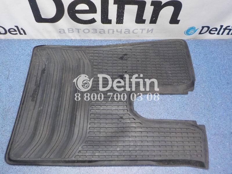 2489375 Коврик левый LH CR Scania 6 серии (уценка)