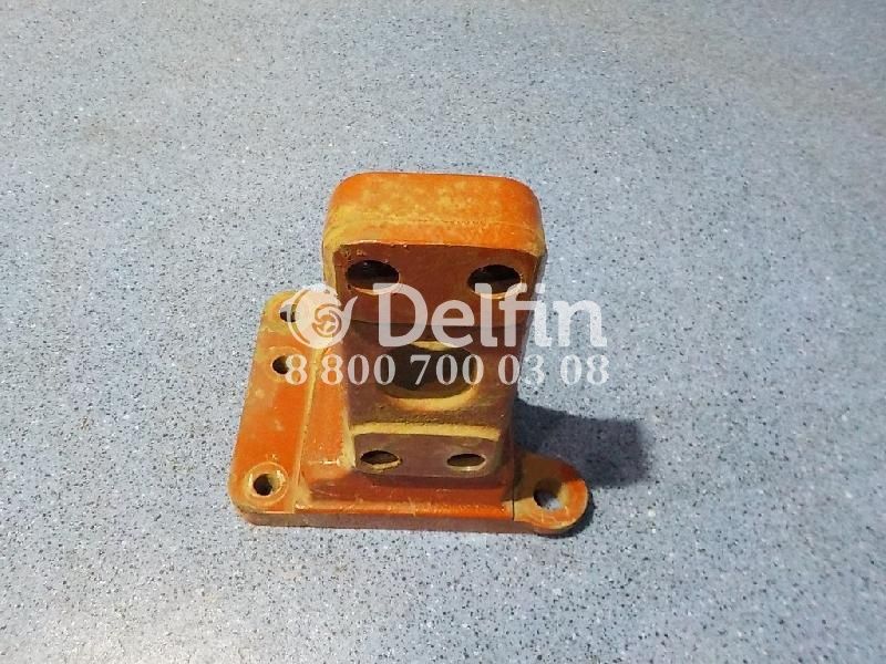 500374825 Кронштейн траверсы RH Iveco