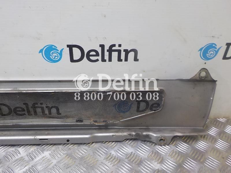 1890728 Решетка радиатора средняя часть CR (шасси 1140мм., цвет серый) Scania