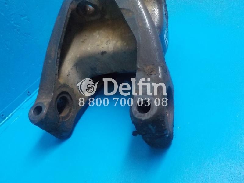 1528325 Кронштейн передней рессоры LH Scania