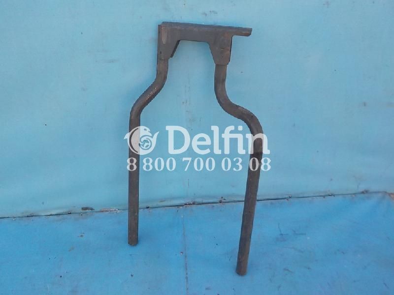 8156283 Кронштейн переднего брызговика левый Volvo б/у