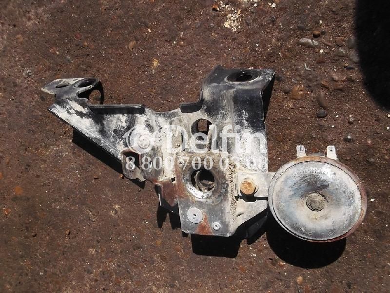 504339765 Петля капота LH Iveco