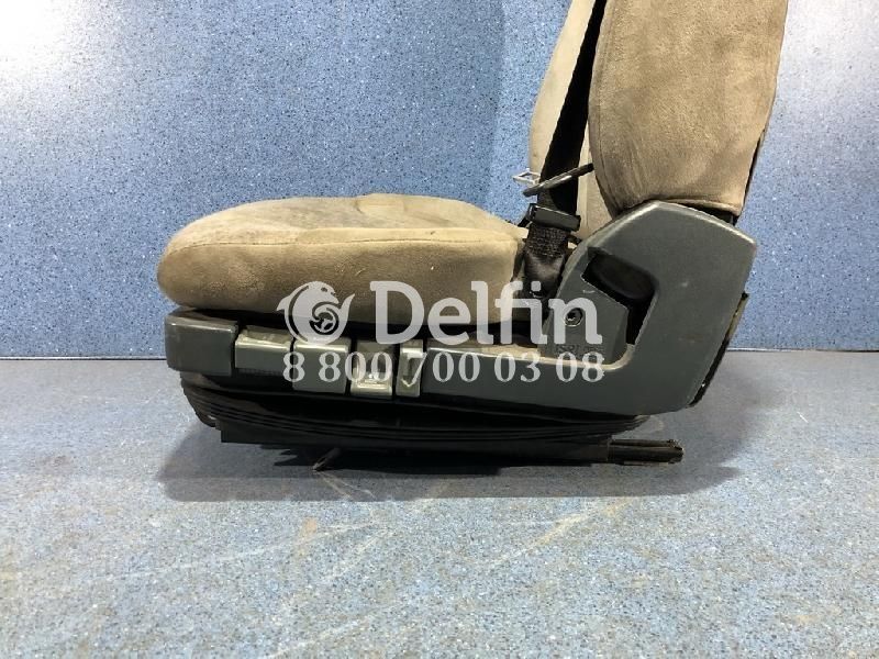 7482106042 Сиденье водительское Renault